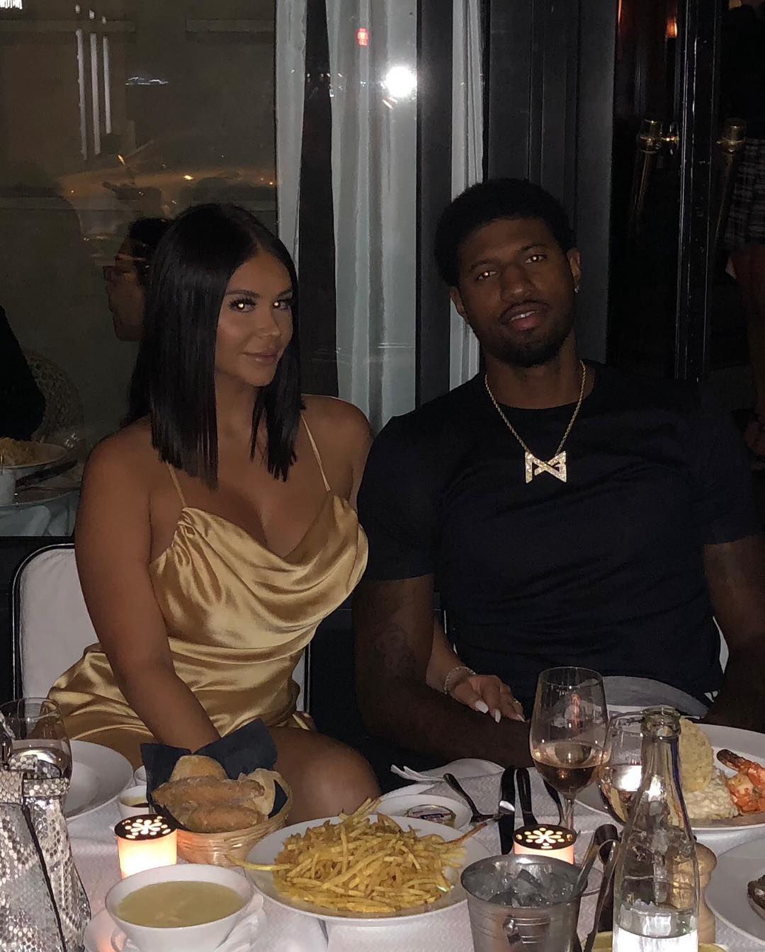 他的表现并 他的表现并