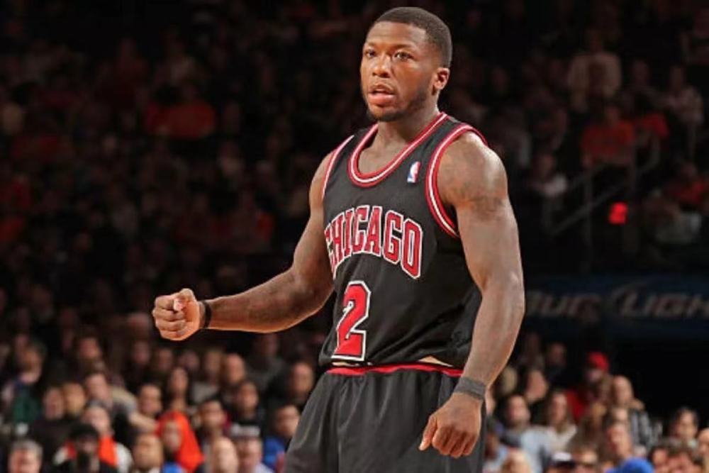 仍被现实按 仍被现实按